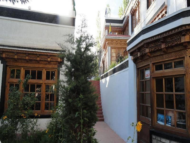 Hôtel Mandala à Leh Extérieur photo
