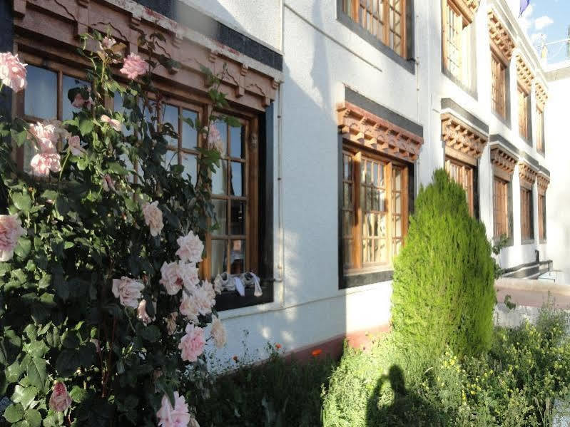 Hôtel Mandala à Leh Extérieur photo